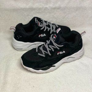 Black and White Chunky Fila's